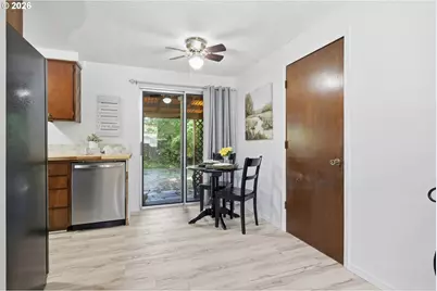 2250 W Irwin Way, Eugene, OR 97402 - Photo 11