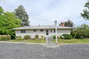 615 SW Isaac Ln, Pendleton, OR 97801 - Photo 1