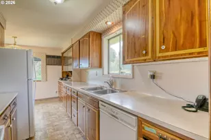 615 SW Isaac Ln, Pendleton, OR 97801 - Photo 13