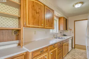 615 SW Isaac Ln, Pendleton, OR 97801 - Photo 11
