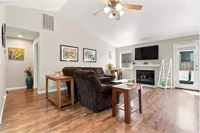 723 71st St, Springfield, OR 97478 - Photo 5