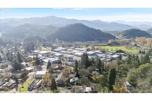 635 NW 4th Ave, Myrtle Creek, OR 97457 - Photo 19