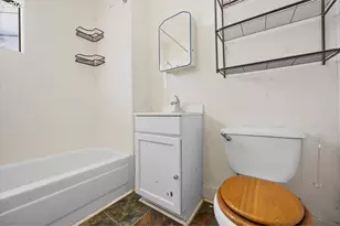 635 NW 4th Ave, Myrtle Creek, OR 97457 - Photo 9