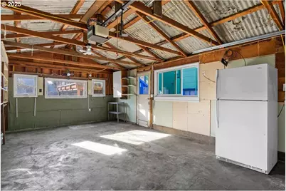 635 NW 4th Ave, Myrtle Creek, OR 97457 - Photo 15