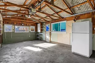 635 NW 4th Ave, Myrtle Creek, OR 97457 - Photo 15