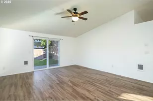 130 SW Westhills Dr, McMinnville, OR 97128 - Photo 9