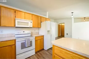 130 SW Westhills Dr, McMinnville, OR 97128 - Photo 17