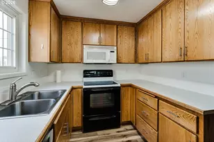 345 23rd St, Springfield, OR 97477 - Photo 11