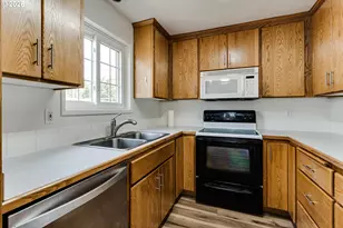 345 23rd St, Springfield, OR 97477 - Photo 9
