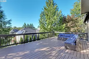 10156 NW Fleetwood Dr, Portland, OR 97229 - Photo 15