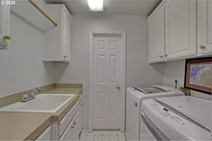 10156 NW Fleetwood Dr, Portland, OR 97229 - Photo 31