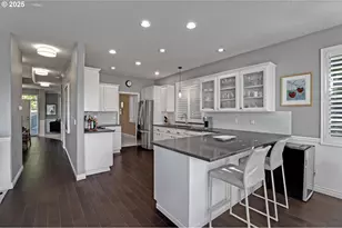 10156 NW Fleetwood Dr, Portland, OR 97229 - Photo 5