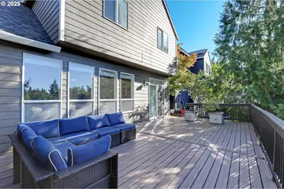 10156 NW Fleetwood Dr, Portland, OR 97229 - Photo 11