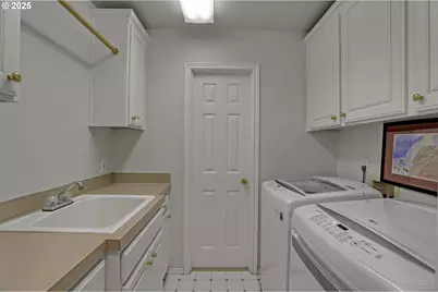 10156 NW Fleetwood Dr, Portland, OR 97229 - Photo 29