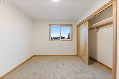 639 Oakwood Dr, Eugene, OR 97402 - Photo 13