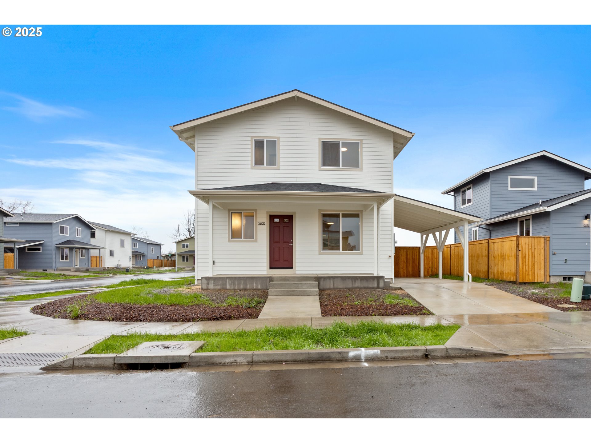 639 Oakwood Dr, Eugene, OR 97402 - MLS 678269130 - Coldwell Banker