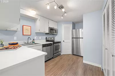 225 Cervantes Cir, Lake Oswego, OR 97035 - Photo 19