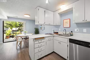 225 Cervantes Cir, Lake Oswego, OR 97035 - Photo 21