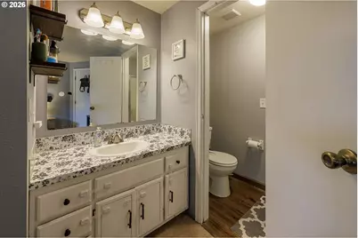 1729 SE 160th Ave, Portland, OR 97233 - Photo 15