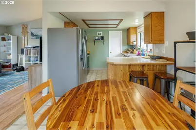 1729 SE 160th Ave, Portland, OR 97233 - Photo 9