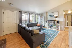 1729 SE 160th Ave, Portland, OR 97233 - Photo 3