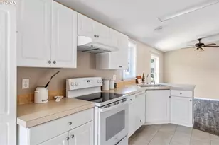 201 W Oakview Ave, Centralia, WA 98531 - Photo 13