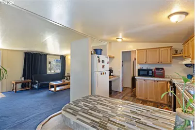 771 SE Hall St, Winston, OR 97496 - Photo 21