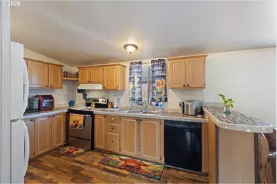 771 SE Hall St, Winston, OR 97496 - Photo 17