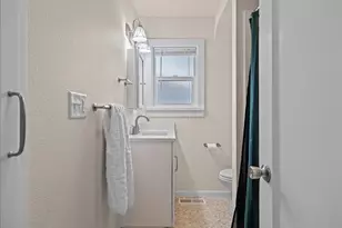 357 E St, Independence, OR 97351 - Photo 21