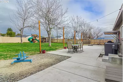 240 NW Jewell Ct, Irrigon, OR 97844 - Photo 17