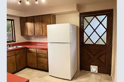 2215 24th St, Florence, OR 97439 - Photo 21