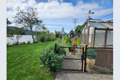 1144 Winchester Ave, Reedsport, OR 97467 - Photo 5