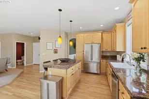 15832 SE Flavel Dr, Portland, OR 97236 - Photo 9