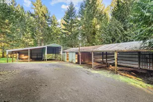 27783 SW Strawberry Hill Dr, Hillsboro, OR 97123 - Photo 37