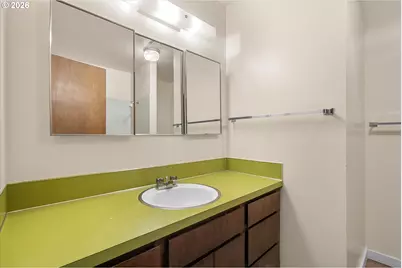 27783 SW Strawberry Hill Dr, Hillsboro, OR 97123 - Photo 15