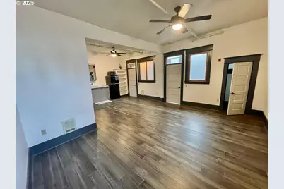 8212 N Denver Ave, Portland, OR 97217 - Photo 9