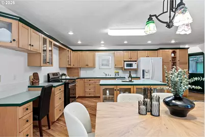 7210 NW Grandview Dr, Corvallis, OR 97330 - Photo 3