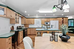 7210 NW Grandview Dr, Corvallis, OR 97330 - Photo 3