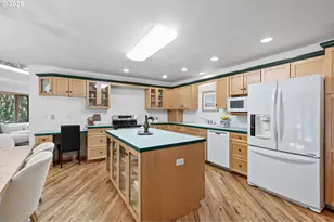 7210 NW Grandview Dr, Corvallis, OR 97330 - Photo 9