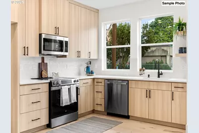 7387 N Mobile Ave, Portland, OR 97217 - Photo 5