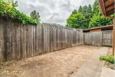 229 Holeman Ave, Eugene, OR 97404 - Photo 33