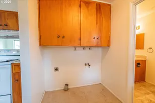 229 Holeman Ave, Eugene, OR 97404 - Photo 27