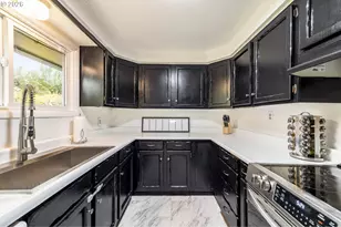 1796 Grove St, Eugene, OR 97404 - Photo 7