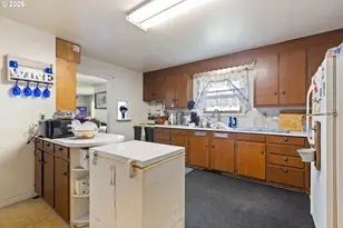 311 SE Grape Ave, Winston, OR 97496 - Photo 13