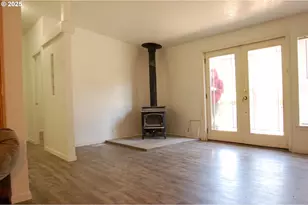 49545 McKenzie Hwy, Vida, OR 97488 - Photo 19