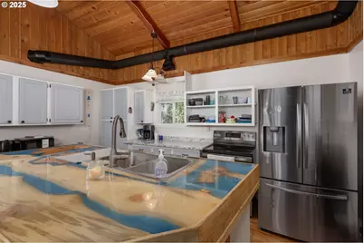 174 N Circle Dr, Tygh Valley, OR 97063 - Photo 7