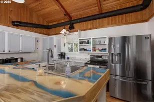 174 N Circle Dr, Tygh Valley, OR 97063 - Photo 7