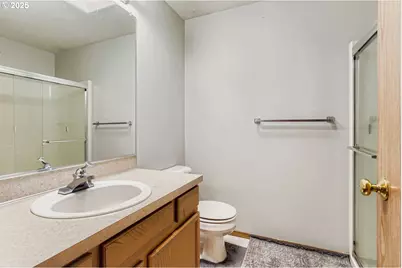 9827 N Ivanhoe St, Portland, OR 97203 - Photo 21