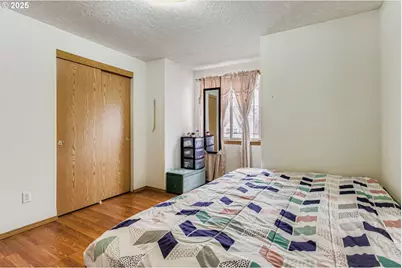 9827 N Ivanhoe St, Portland, OR 97203 - Photo 25