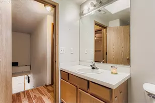 9827 N Ivanhoe St, Portland, OR 97203 - Photo 27